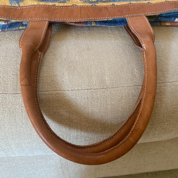 Unisa Zippered Canvas Tote - Picture 5 of 16